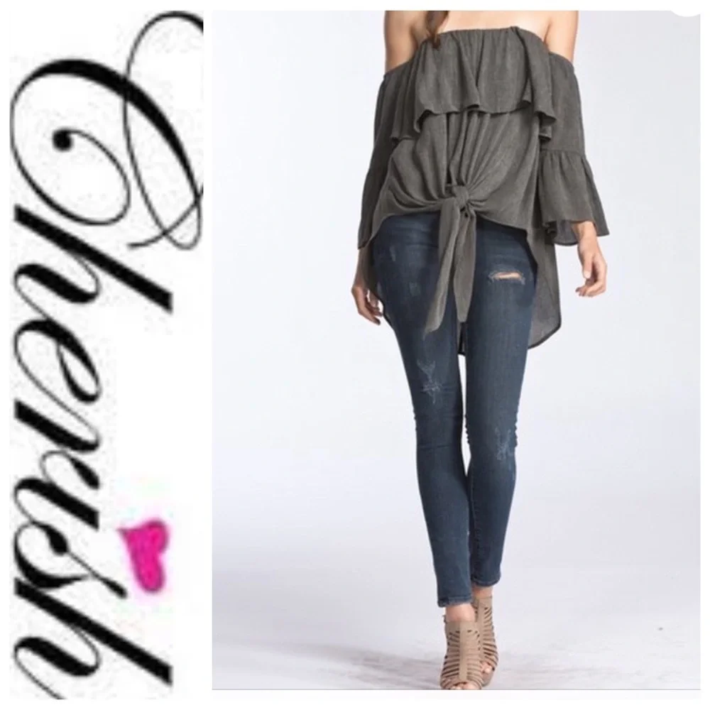 πSALEπ NWT Gypsy Clothing Cherish Gray Off Shoulder Front Tie Bell Sleeve Top - Picture 1 of 7